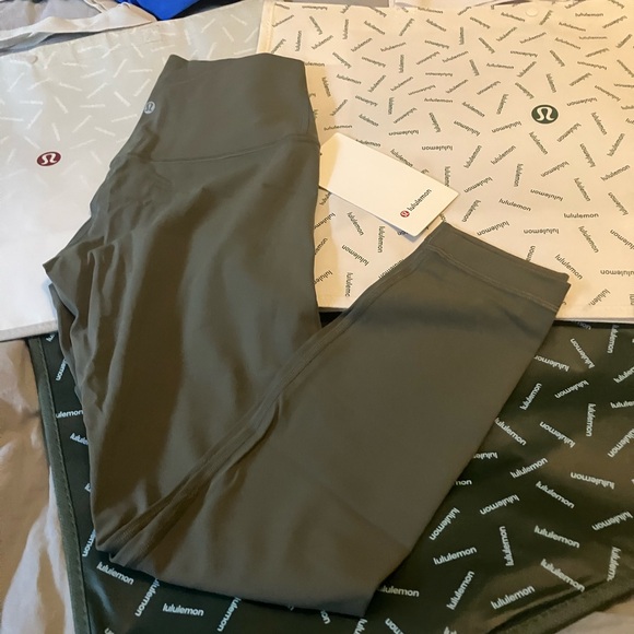 NWT Lululemon Align High-Rise Pant 25", Sz 6, ARMY GREEN - Picture 2 of 5